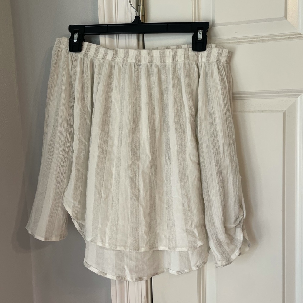 $$Off the shoulder striped shirt